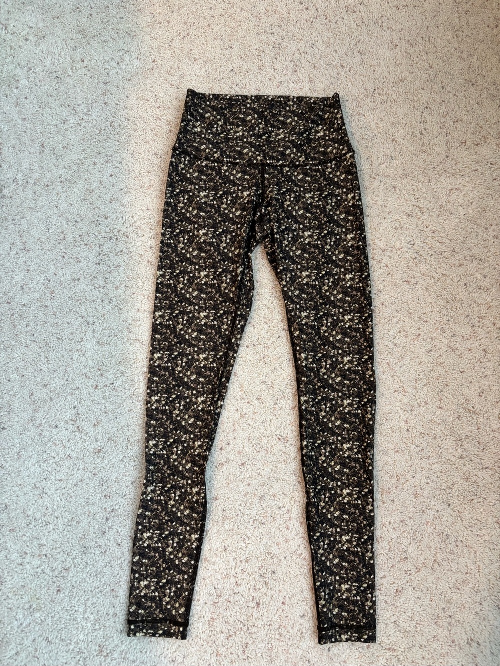 Black and gold sequin pattern High-Waist Leggings